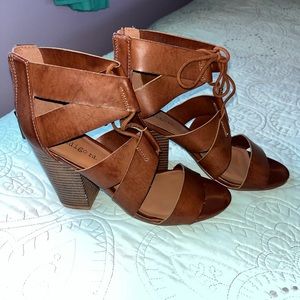 Indigo Rd Brown Strappy Heels size 7